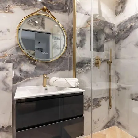 Neuilly/paris :magnifique 4p Apartment *